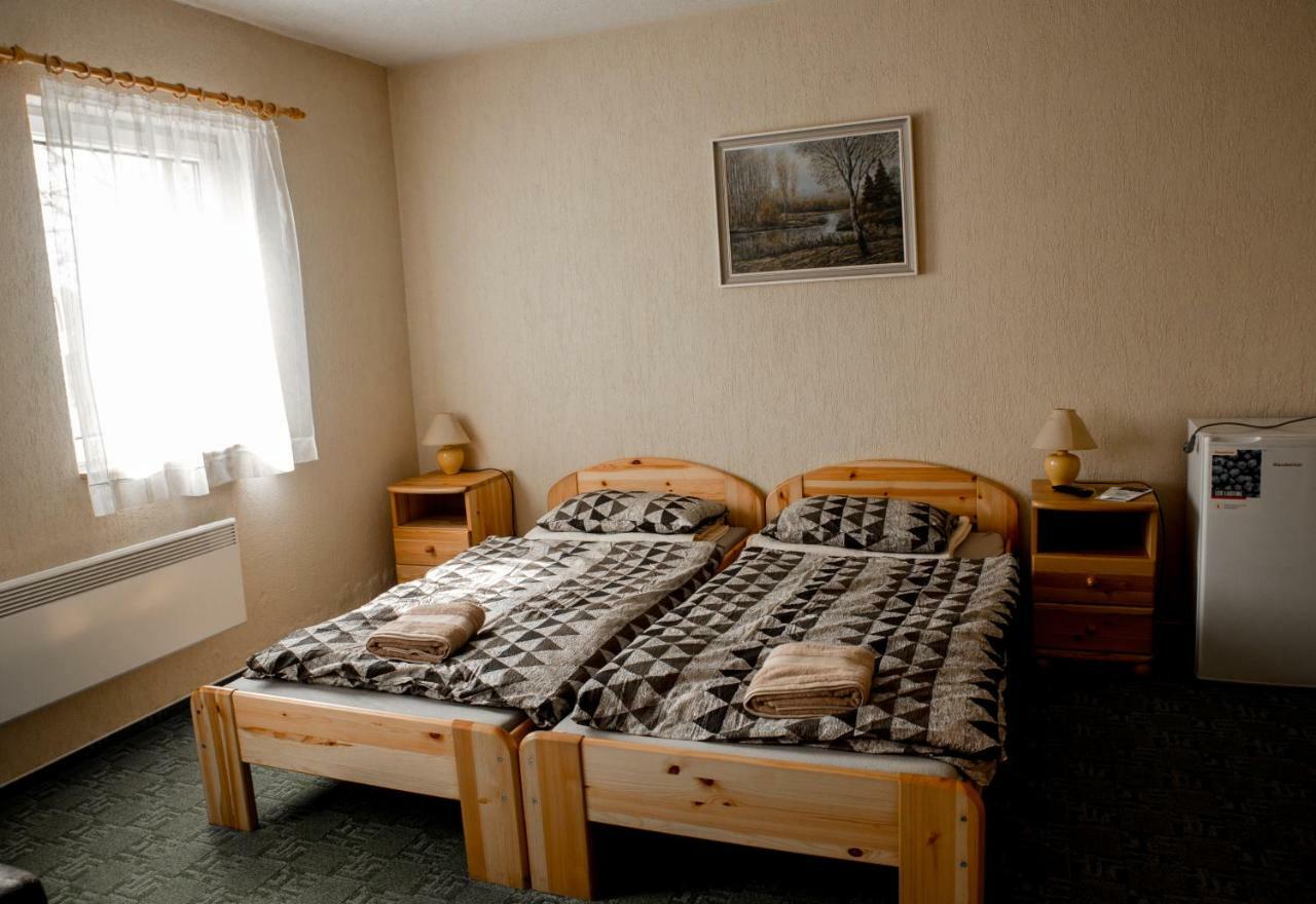 Berger Pince-Vendeghaz, Hajosi Pincek Hotel Buitenkant foto