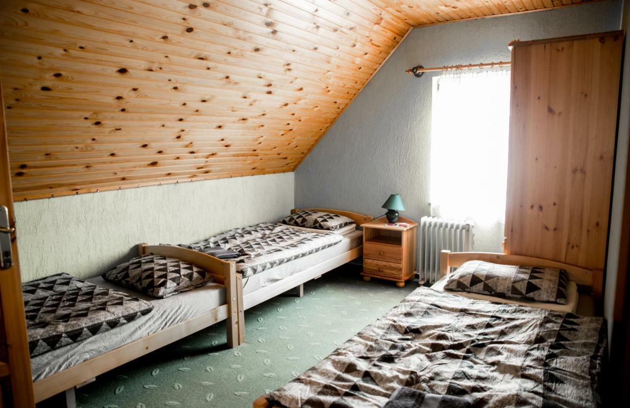 Berger Pince-Vendeghaz, Hajosi Pincek Hotel Buitenkant foto